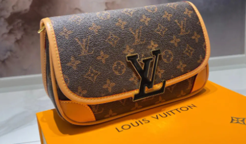 ?lv專櫃維修需要什麼（lv包包壞了可以去專櫃維修麼）